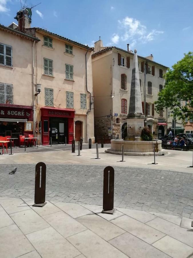 Appartement Charmant T2 dans le vieux centre de La Valette du Var Extérieur photo